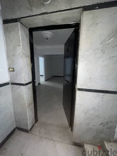 شقة للإيجار فى المهندسين فى موقع مميز بجوار نادى الصيد و فندق كانزى 2