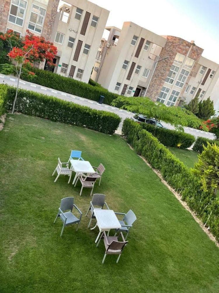 فيلا 3 غرف للإيجار في مارسيليا بيتش 4 2