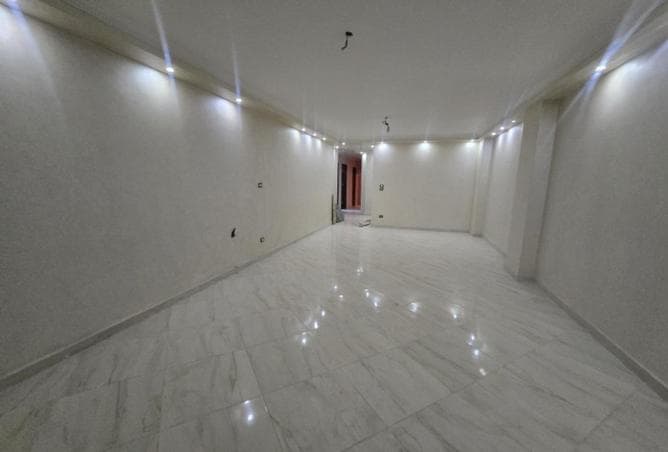 شقه للايجار اول سكن بالتكيفات كمبوند ميراج المعراج 2
