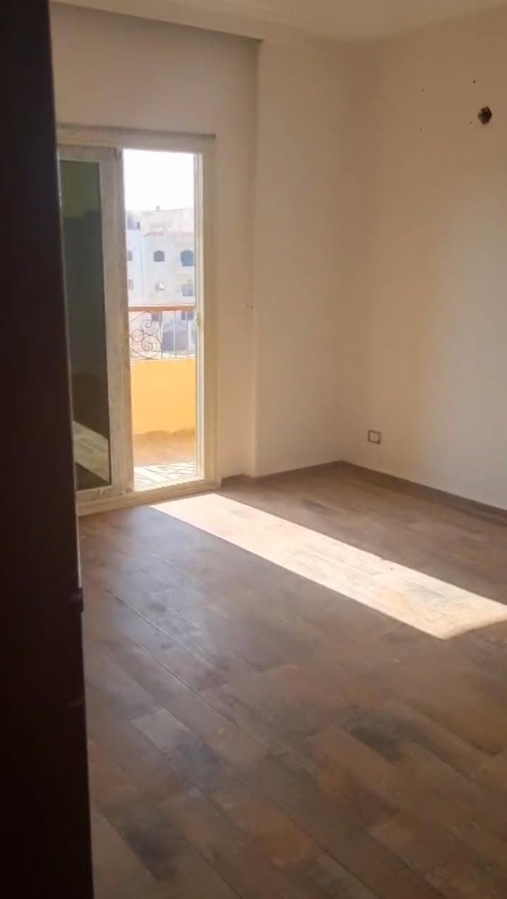 شقة 3 غرف للإيجار في الحي الثامن الشيخ زايد 2