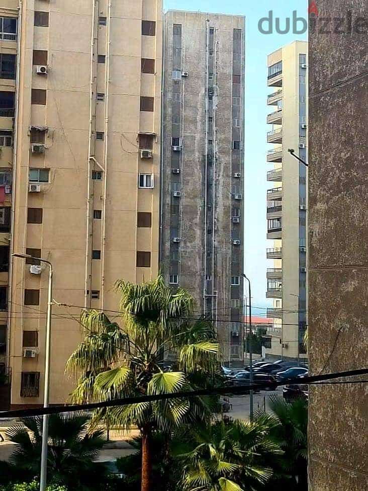 للايجار السنوي شقه 150 متر 3 غرف عمارات الضباط مصطفي كامل 1